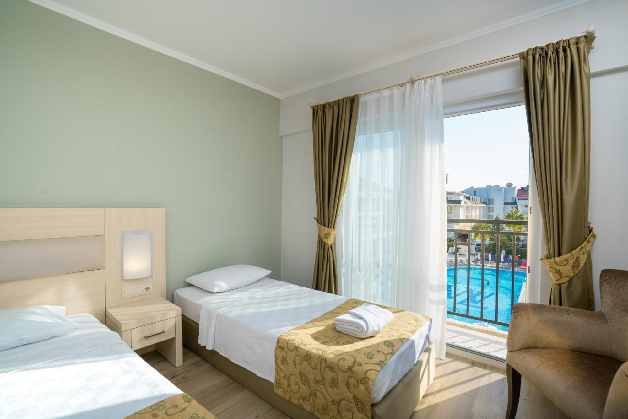 White Lilyum Hotel Antalya Exterior photo